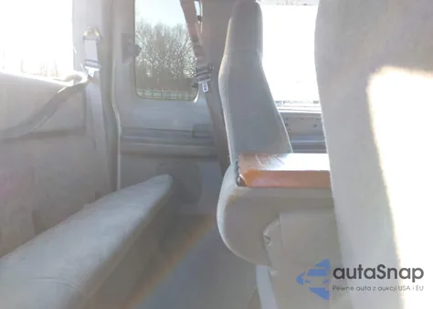 1999 Ford F-250 Lariat/Xl/Xlt z USA, uszkodzony, nr VIN 1FTNX20F0XEB83034